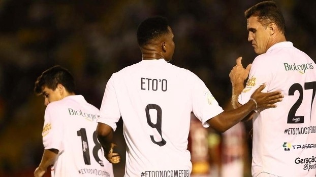 Eto&rsquo;o marca para os dois lados e &ldquo;Come &ndash; Fogo&rdquo; termina empatado.
