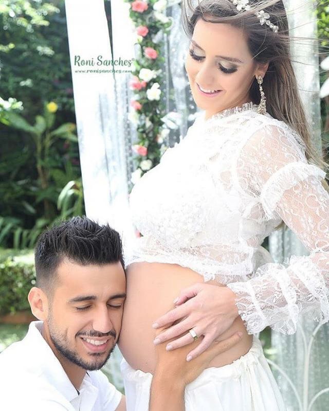 Namoradas homenageiam boleiros no Dia dos Namorados