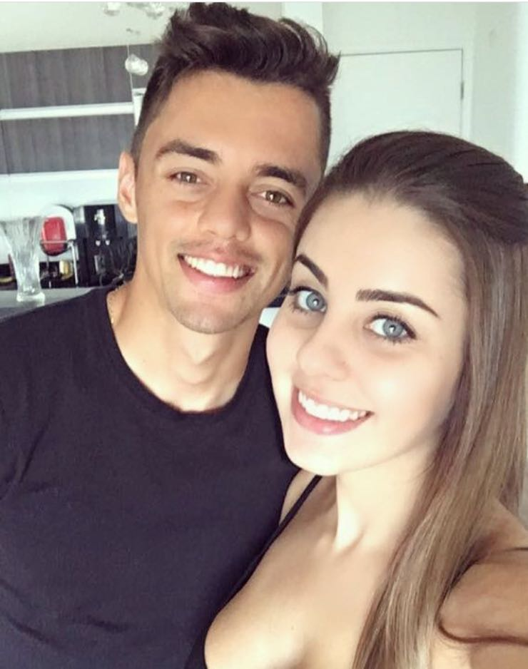 Namoradas homenageiam boleiros no Dia dos Namorados