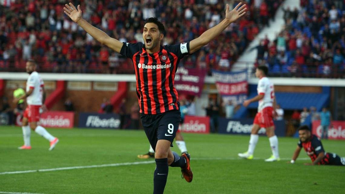 Superliga esquenta com San Lorenzo na cola do l&iacute;der Boca Juniors