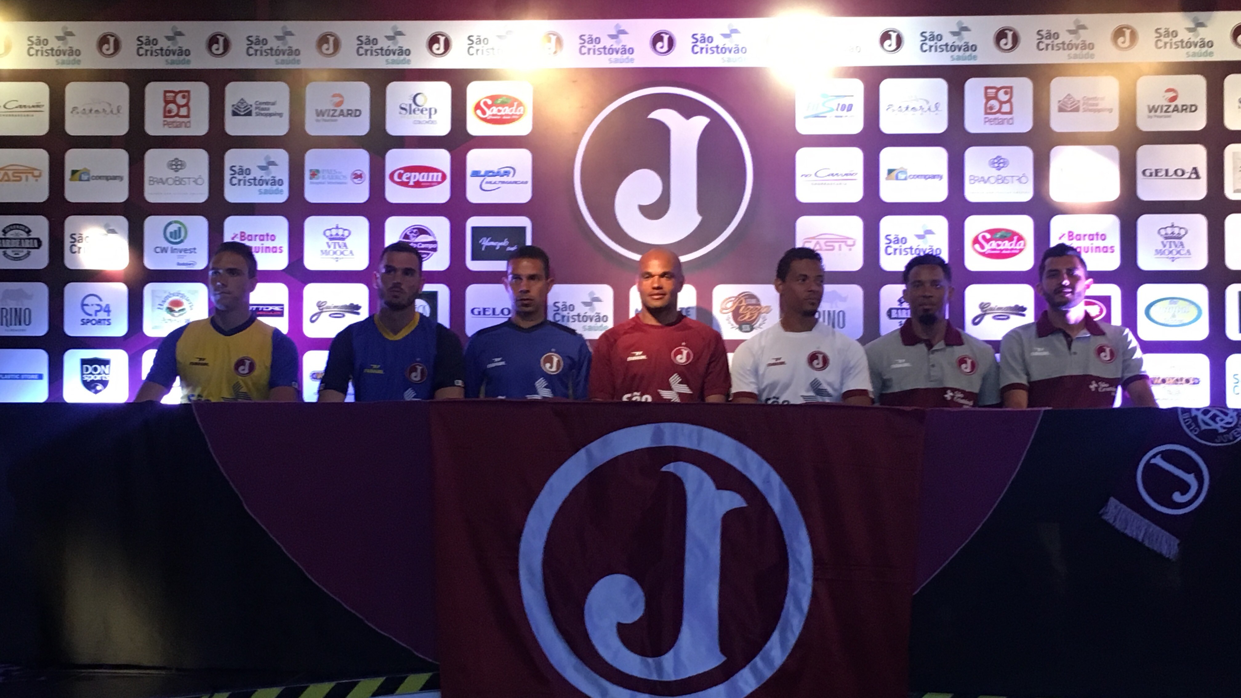 Juventus contrata ex-Palmeiras e Santos para temporada 2018