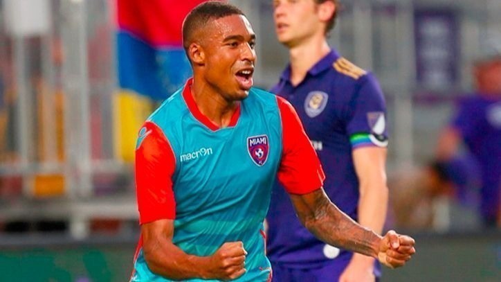 St&eacute;fano Pinho comemora acerto com Orlando City: &ldquo;o Orlando City abriu as portas para mim&rdquo;