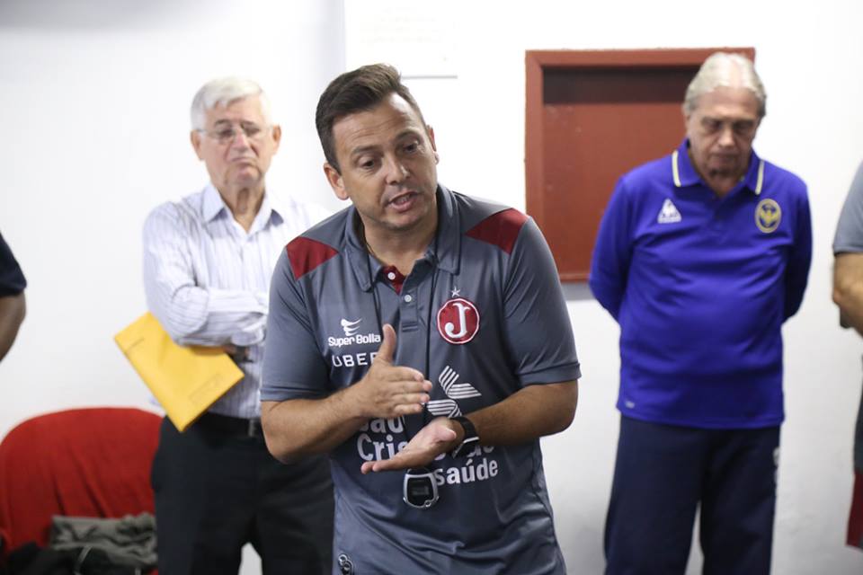 Alex Alves, de comandado a comandante