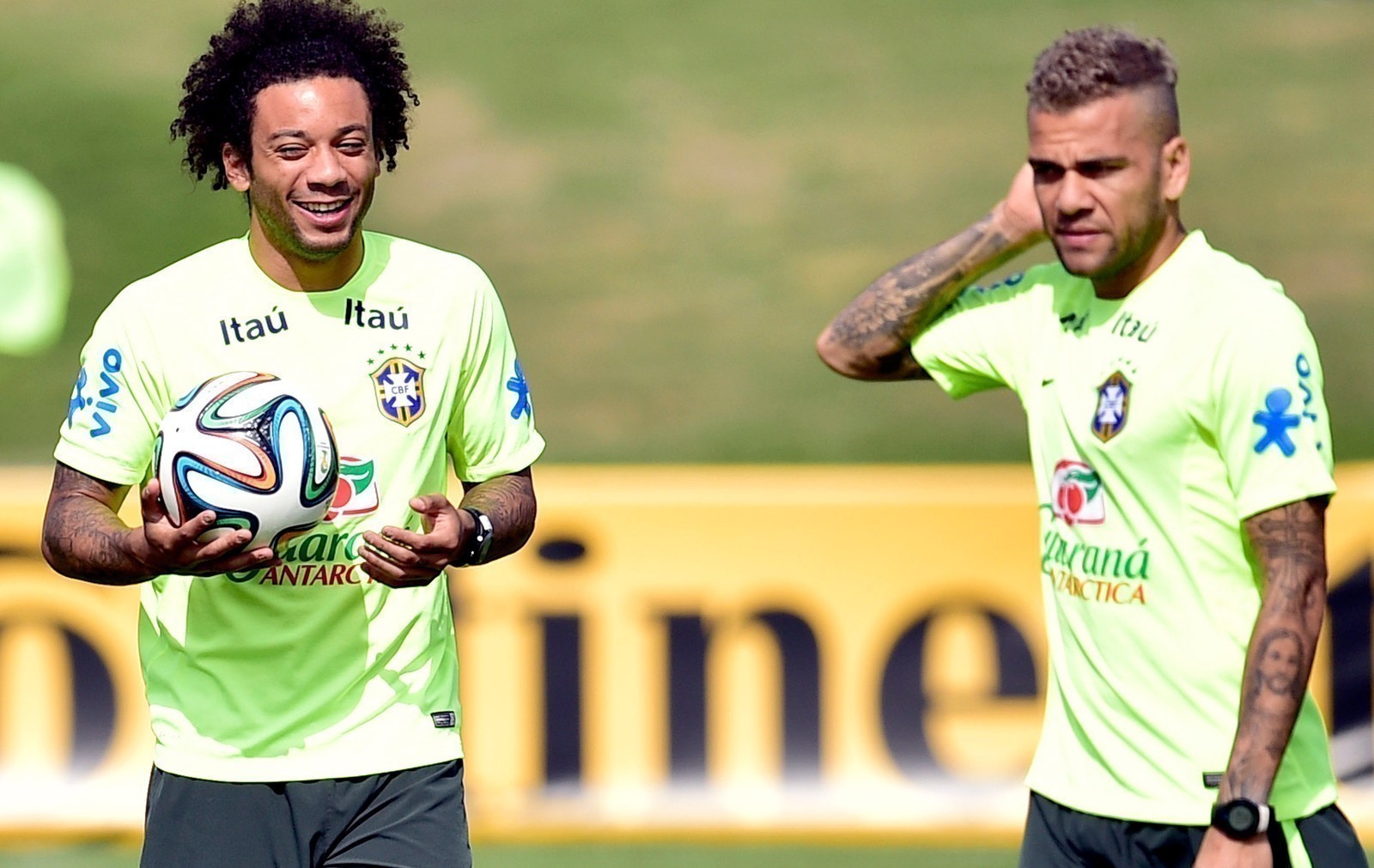 Eis a quest&atilde;o: Libertadores ou Champions League?