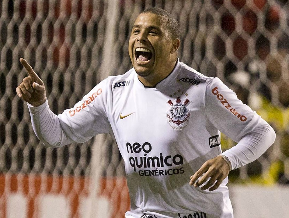 Eis a Questão: Quem foi melhor, Ronaldo ou Romário?