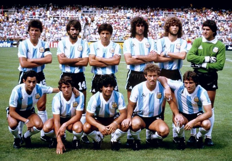 Passaporte R&uacute;ssia - Pol&ecirc;micas e a eterna "mano de Dios"