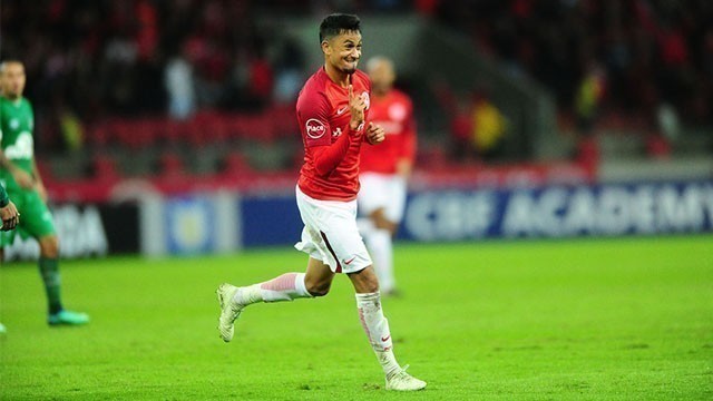 Lucca quebra jejum e Inter vence a Chape no Beira-Rio