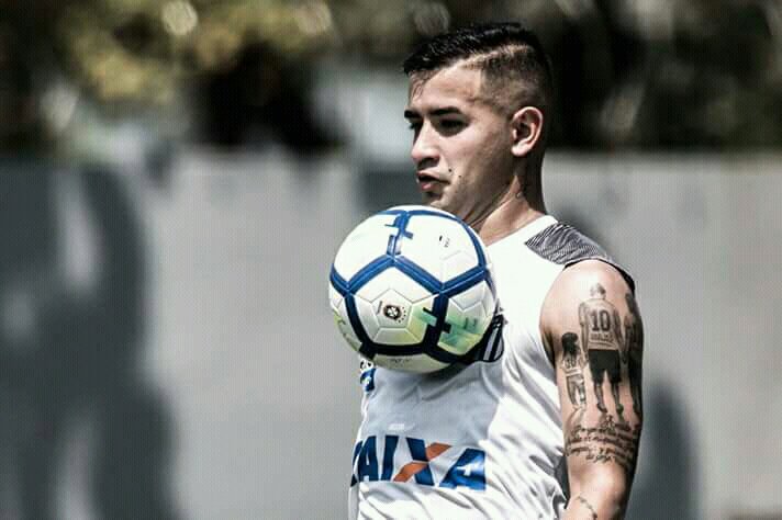 Santos consegue liberação e Derlis González joga o clássico contra o Corinthians