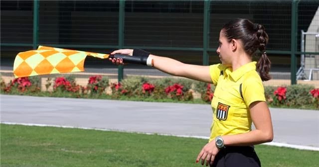 Pela primeira vez, Copinha ter&aacute; tr&ecirc;s mulheres no quinteto de arbitragem