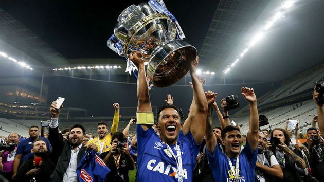 Cruzeiro promete fechar patrocínio maior do que o do Palmeiras com a Crefisa