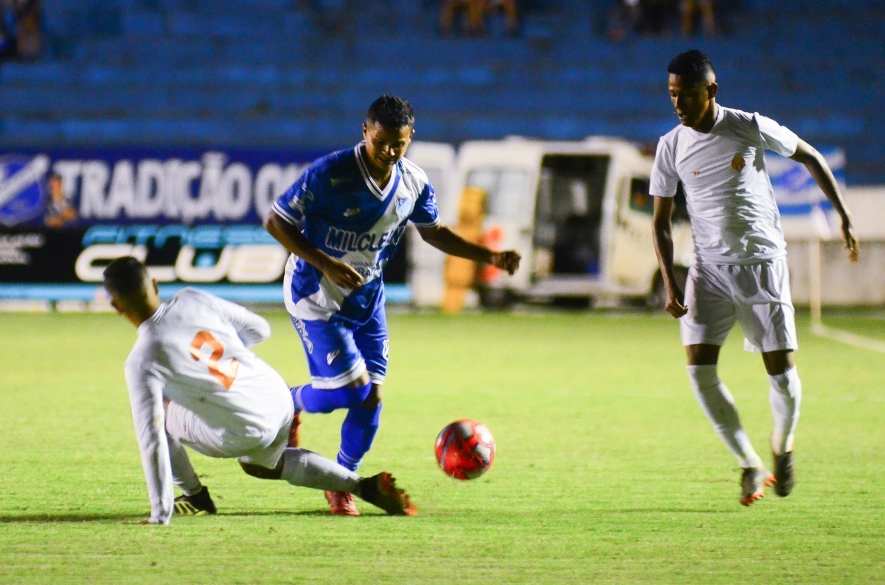 Taubaté e Atibaia empatam e resultado é ruim para ambas equipes