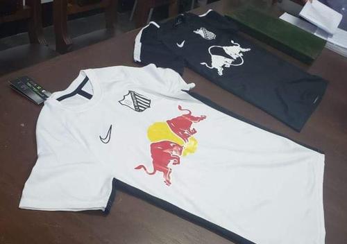 Red Bull e Bragantino discutem sobre troca de escudo e apresentam novo uniforme