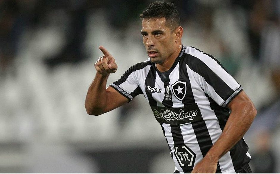 Diego Souza começará Brasileirão por 10º clube diferente