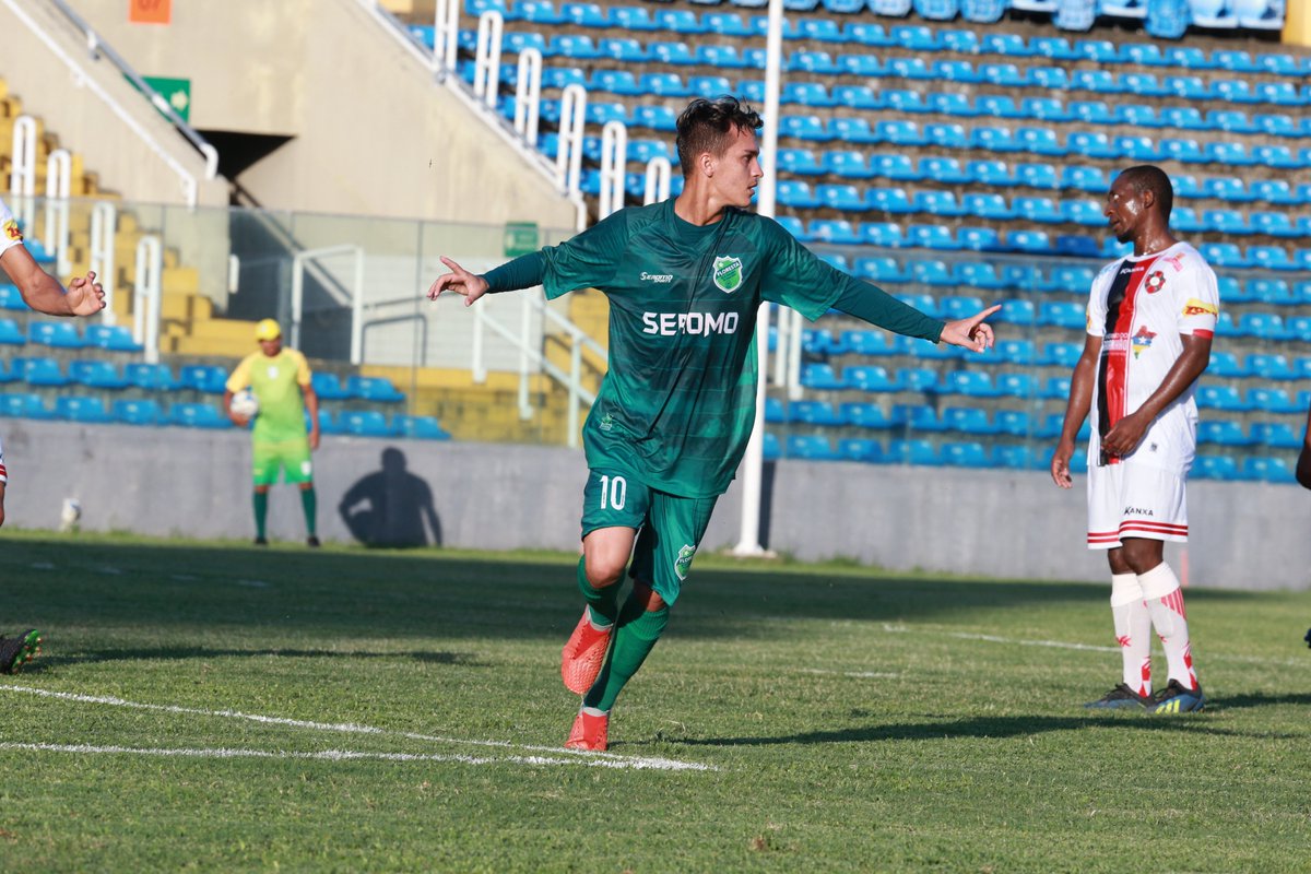 Com 6 gols, Floresta e Moto Club empatam no Presidente Vargas