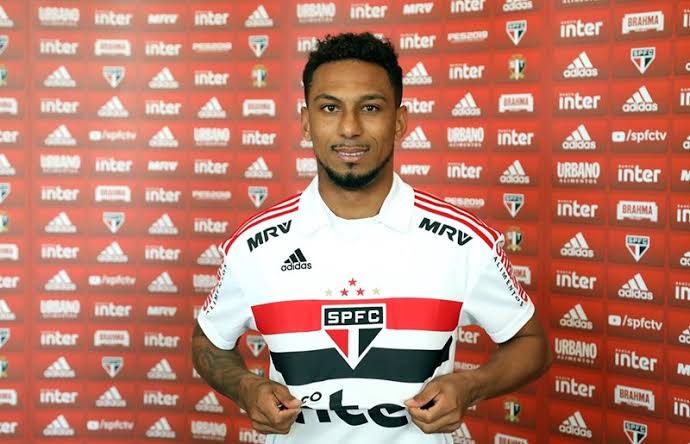 São Paulo rescinde com Biro Biro e libera mais três para definir futuro