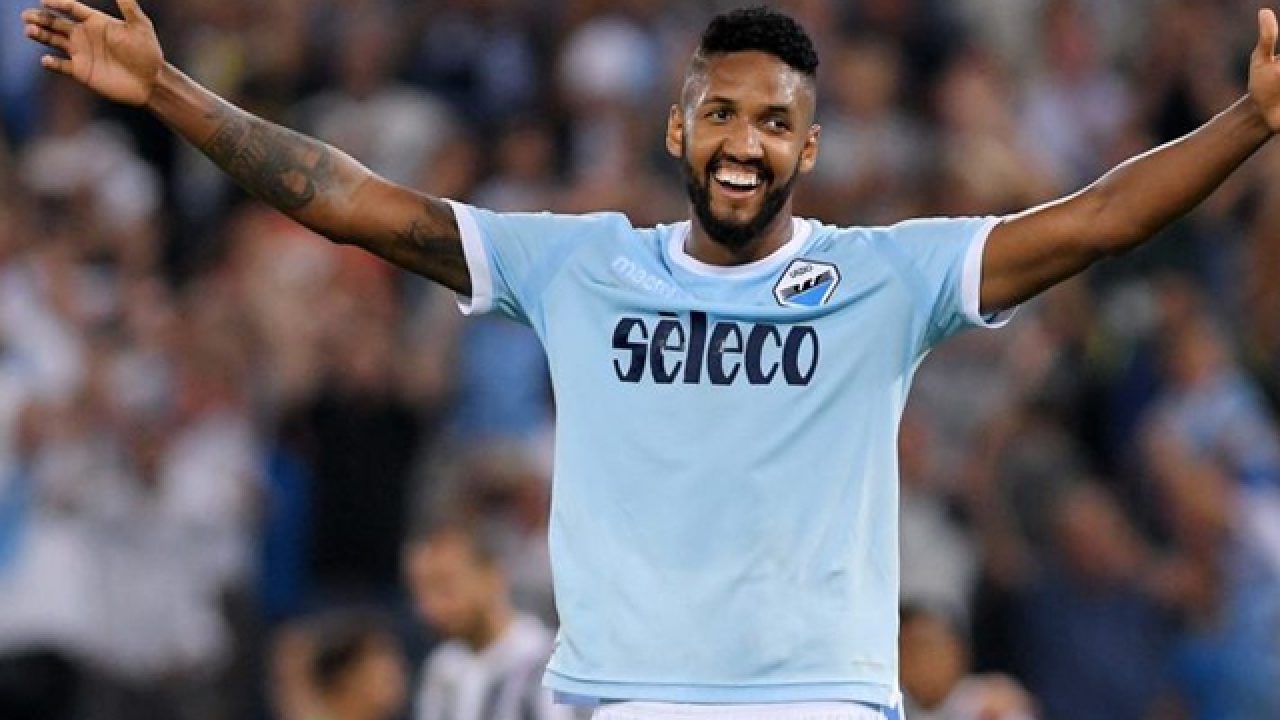 Flamengo encaminha acerto com Wallace, da Lazio