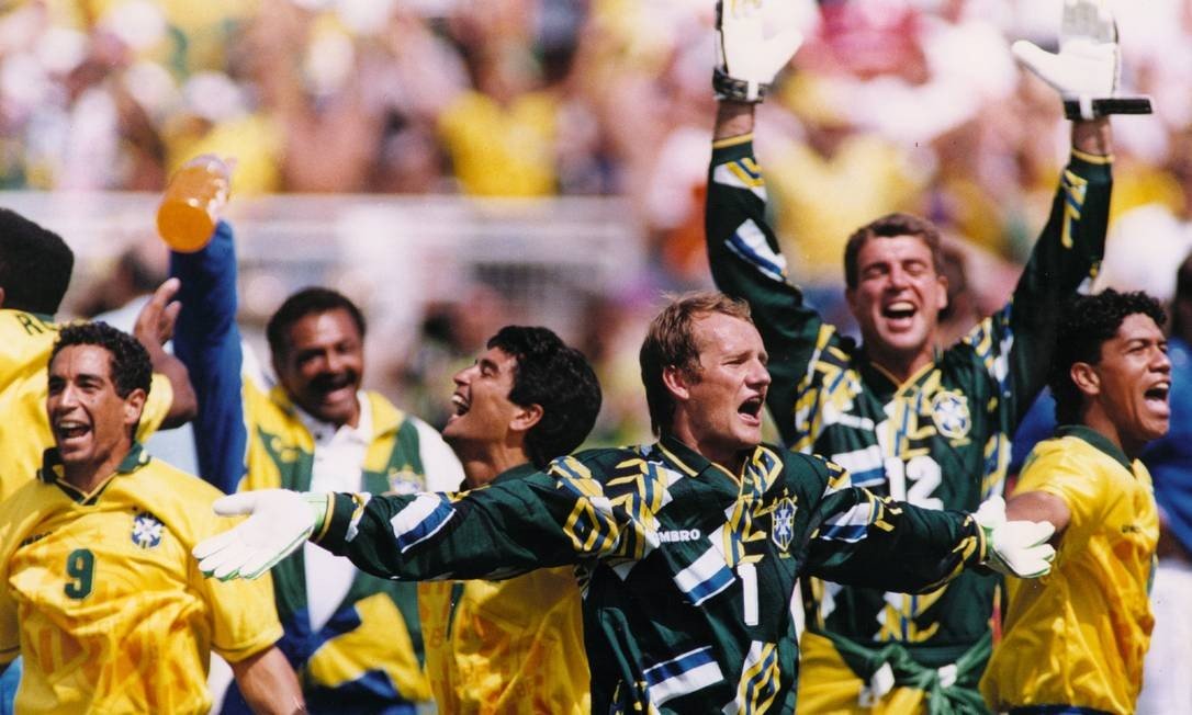Seleção Brasileira comemora os 25 anos do tetra-campeonato