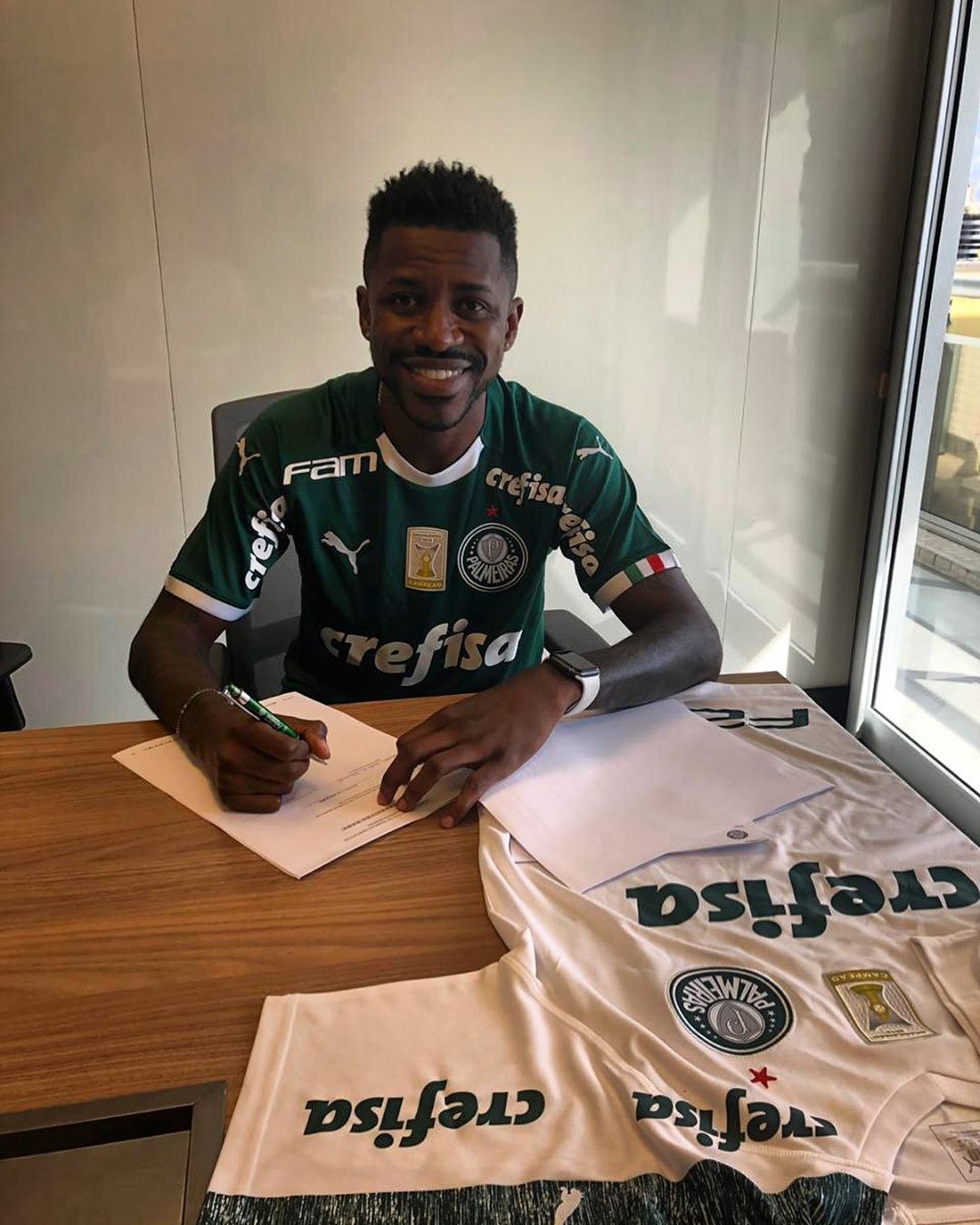 Ramires chega ao Palmeiras como 3&ordm; maior sal&aacute;rio do time