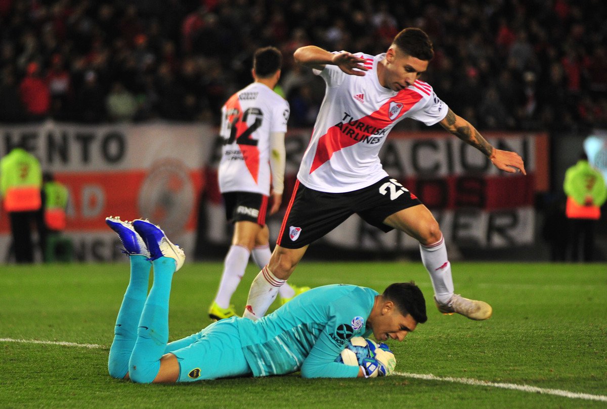 Esteban Andrada entra para história do Boca Juniors