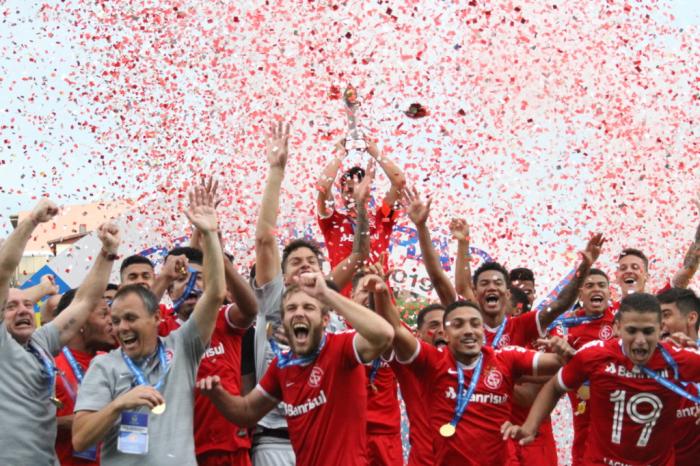 Inter vence Gr&ecirc;mio e &eacute; campe&atilde;o do Brasileir&atilde;o de Aspirantes