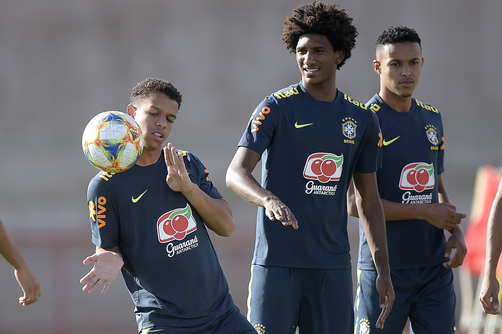 Com ingressos esgotados, Brasil estreia na Copa do Mundo Sub-17