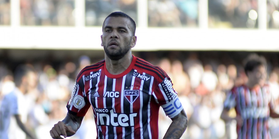 Daniel Alves encontrou sua posição no São Paulo