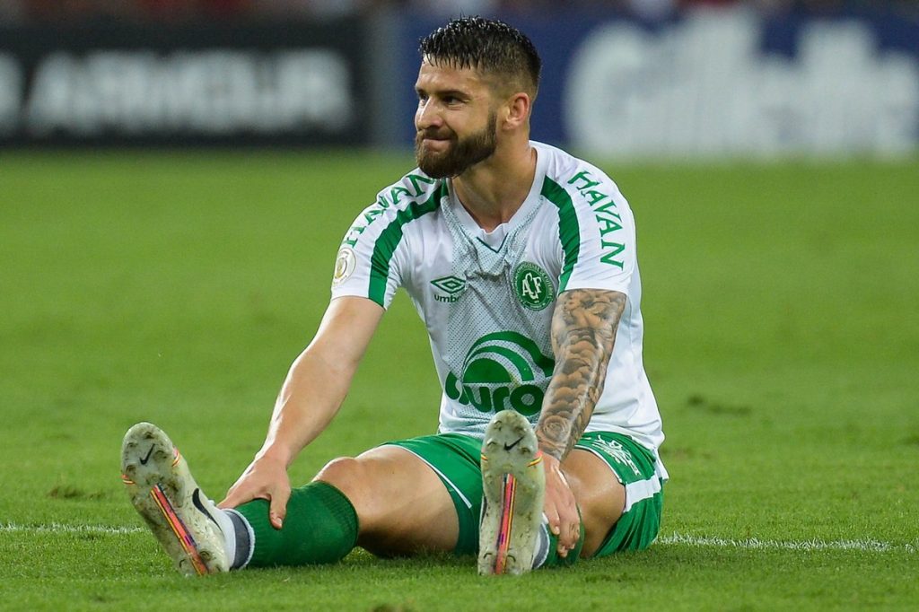 Vai e Vem na Chapecoense: Everaldo rumo ao Jap&atilde;o, enquanto Anselmo Ramon s&oacute; falta assinar