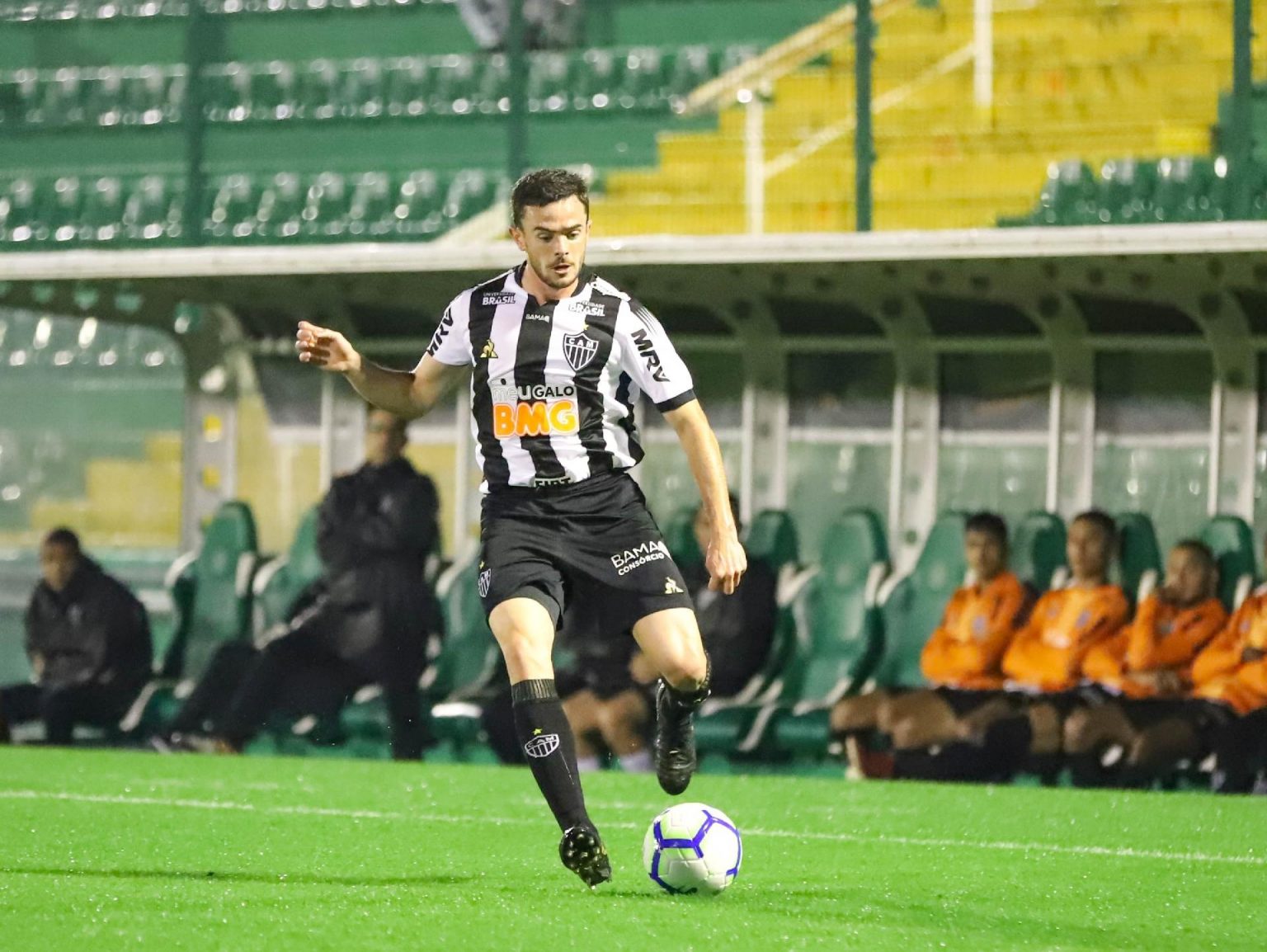 De sa&iacute;da no Galo, Lucas Hern&aacute;ndez pode retornar ao Pe&ntilde;arol