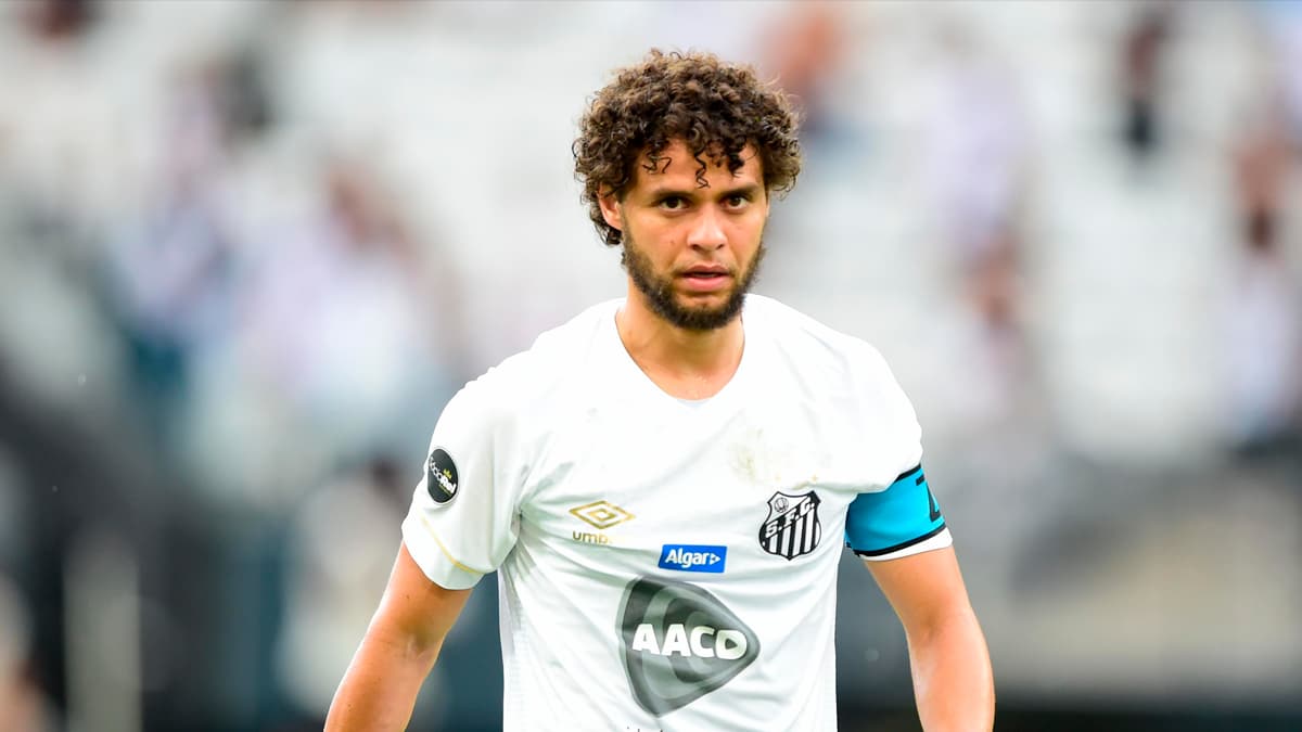 Gr&ecirc;mio anuncia Victor Ferraz e quer Caio Henrique