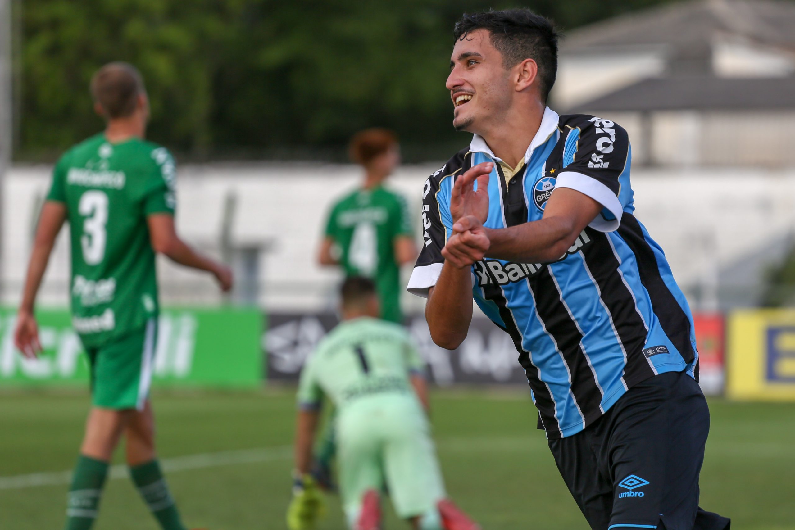Gr&ecirc;mio goleia Chapecoense e avan&ccedil;a &agrave;s oitavas da Copinha