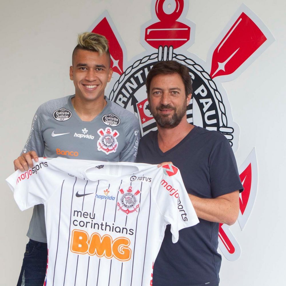 Corinthians apresenta Cantillo, e empresta Andr&eacute; Lu&iacute;s para a Coreia do Sul