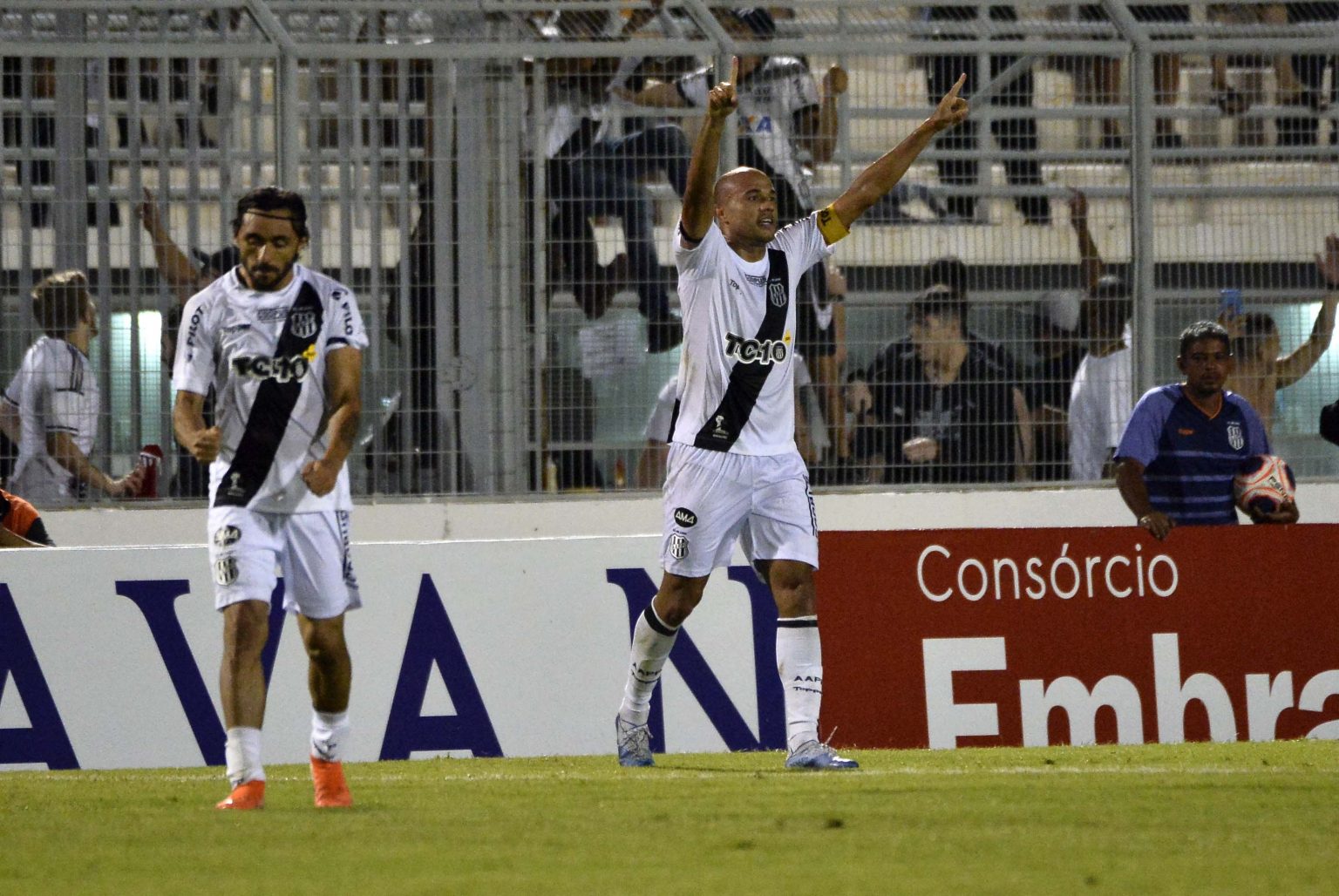 Ponte Preta aproveita falhas e vence Corinthians pelo Paulist&atilde;o