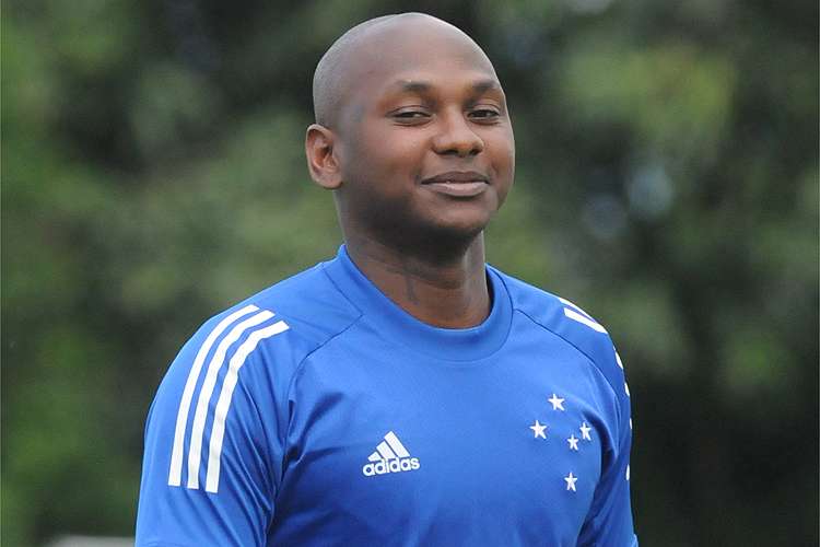 Sassá tem acordo verbal, e saída do Cruzeiro está próxima