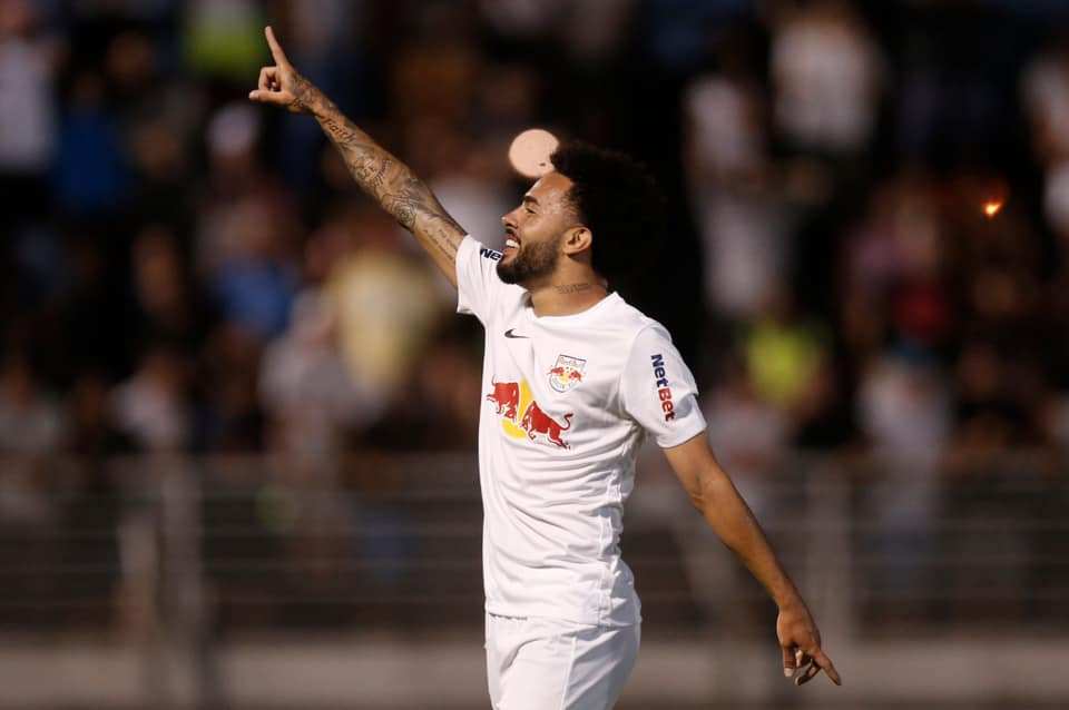 Bragantino anuncia renova&ccedil;&atilde;o de Claudinho