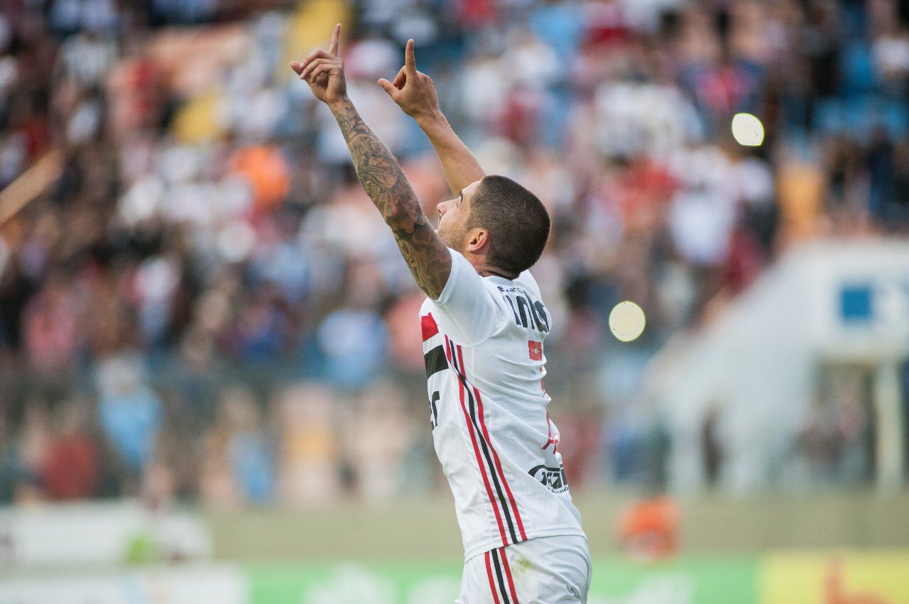 Sai zika! Alexandre Pato volta a marcar na goleada do S&atilde;o Paulo sobre o Oeste
