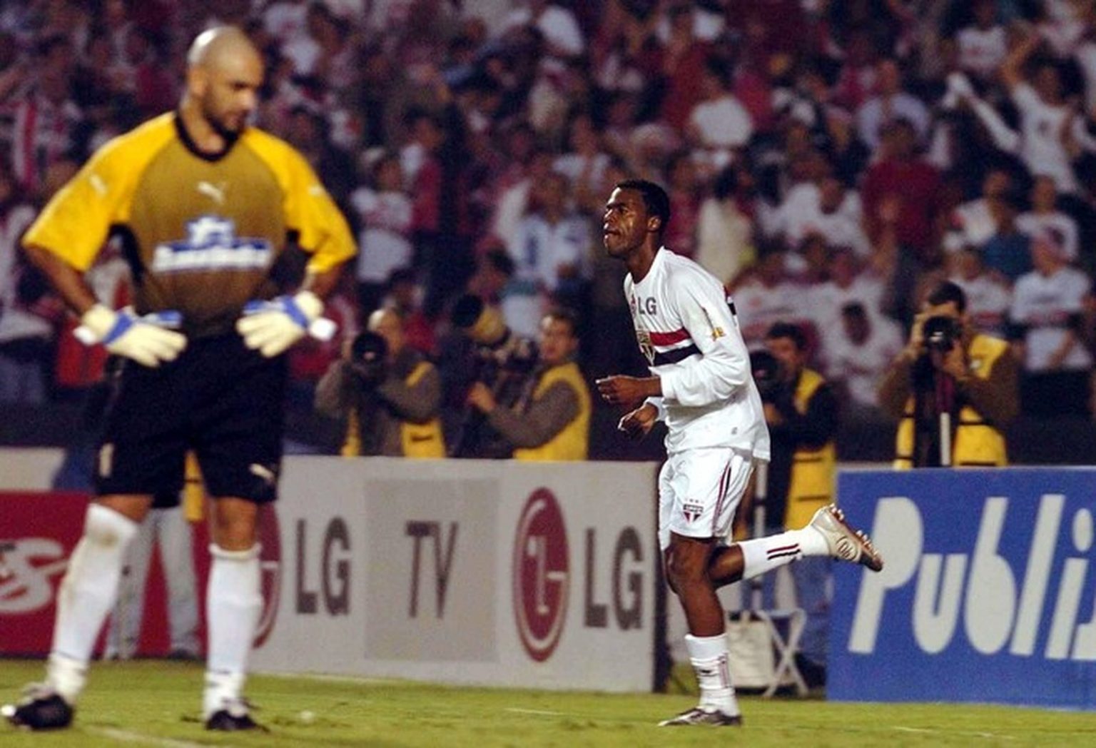 Grafite: escrevendo hist&oacute;ria no futebol