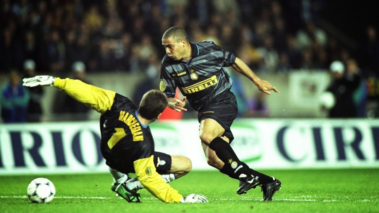 Ronaldo lista jogadores que mereciam vencer a Bola de Ouro