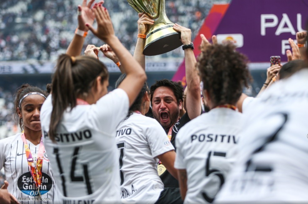 Como o Corinthians se tornou uma potência do futebol feminino?