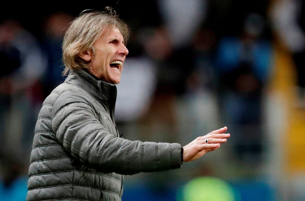 Técnico da Seleção Peruana, Gareca pede reinício das competições