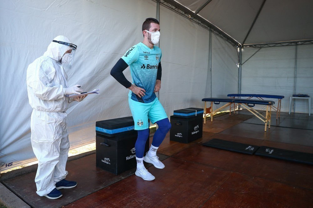 Grêmio se acerta com a Umbro e deve lançar novo uniforme em maio