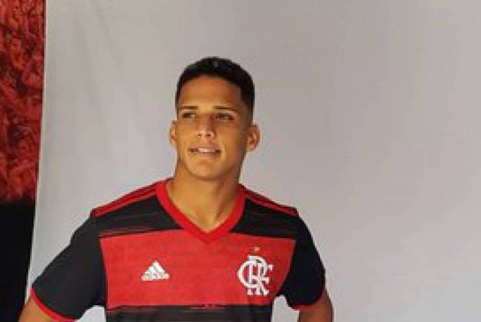 D&iacute;vida faz Flamengo emprestar jogadores ao N&aacute;utico