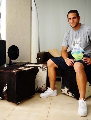 Neste dia 23 de maio, Rafael Moura, atualmente defendendo as cores do Goi&aacute;s, completa 37 anos.