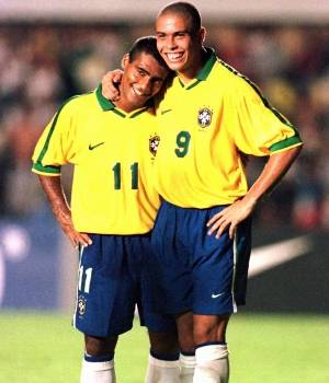 Ronaldo ou Rom&aacute;rio: quem foi melhor? Eis a quest&atilde;o 🤔