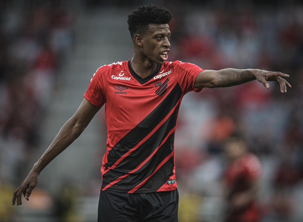 Robson Bambu &eacute; negociado com o Nice da Fran&ccedil;a por 8 milh&otilde;es de euros