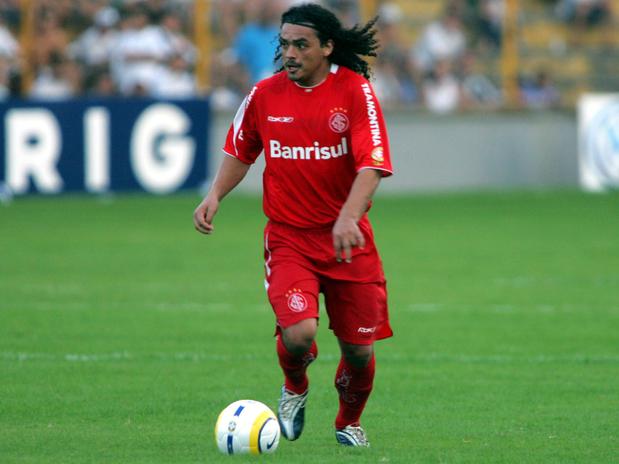 Perdig&atilde;o, o jogador raiz, completa 43 anos