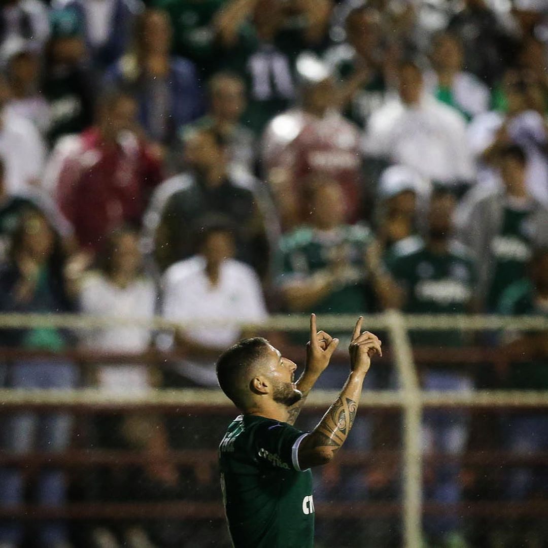 Z&eacute; Rafael, meia do Palmeiras, faz anivers&aacute;rio