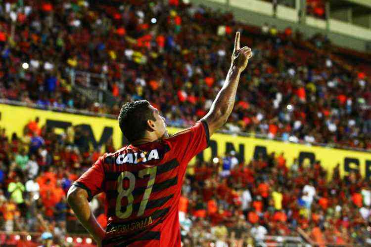 Diego Souza, o Embaixador de 87, completa 35 anos