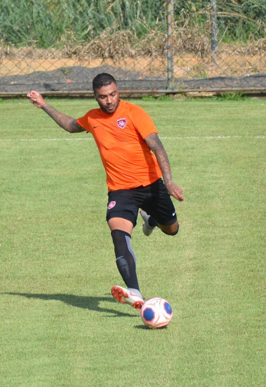 Meia ex-Palmeiras, Caio C&eacute;sar relembra per&iacute;odo marcante da carreira