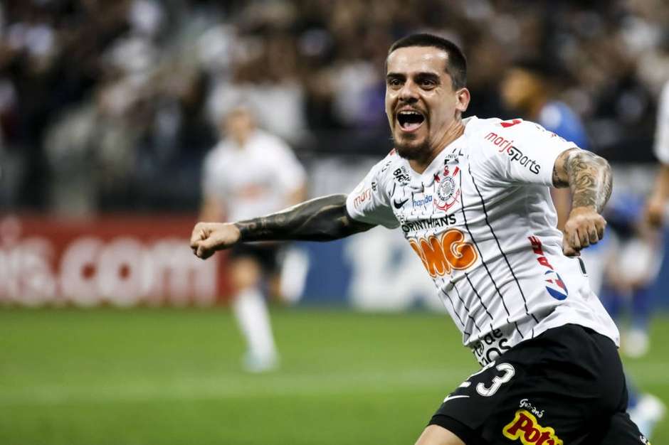 Parab&eacute;ns, Fagner! O lateral-direito completa 31 anos