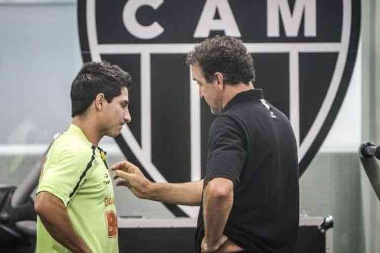 Ap&oacute;s declara&ccedil;&otilde;es de Danilinho, Cuca responde e afirma que ir&aacute; processar o atacante